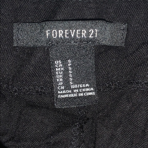 Flowy Shorts with Lace Ends - Picture 3 of 5